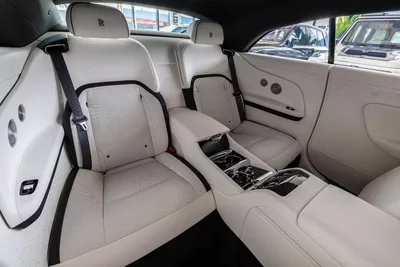 Rolls-Royce Spectre-6