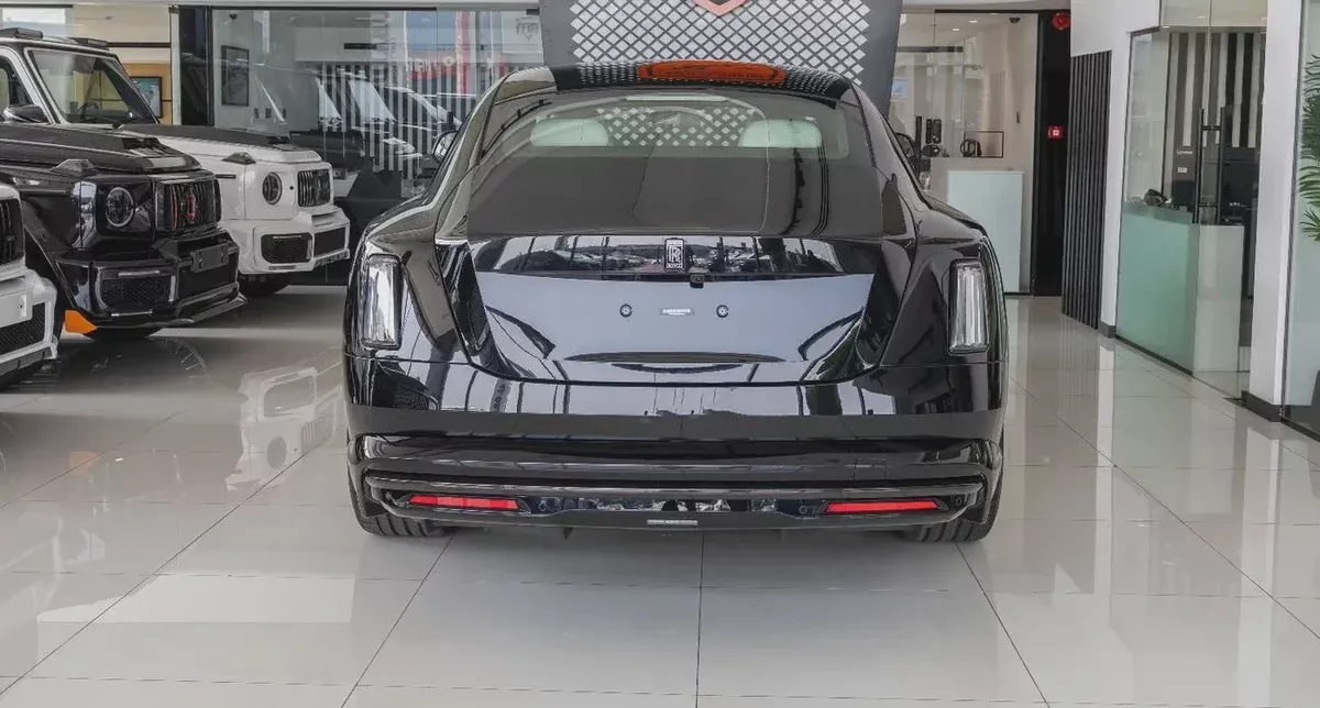 Rolls-Royce Spectre-4-4