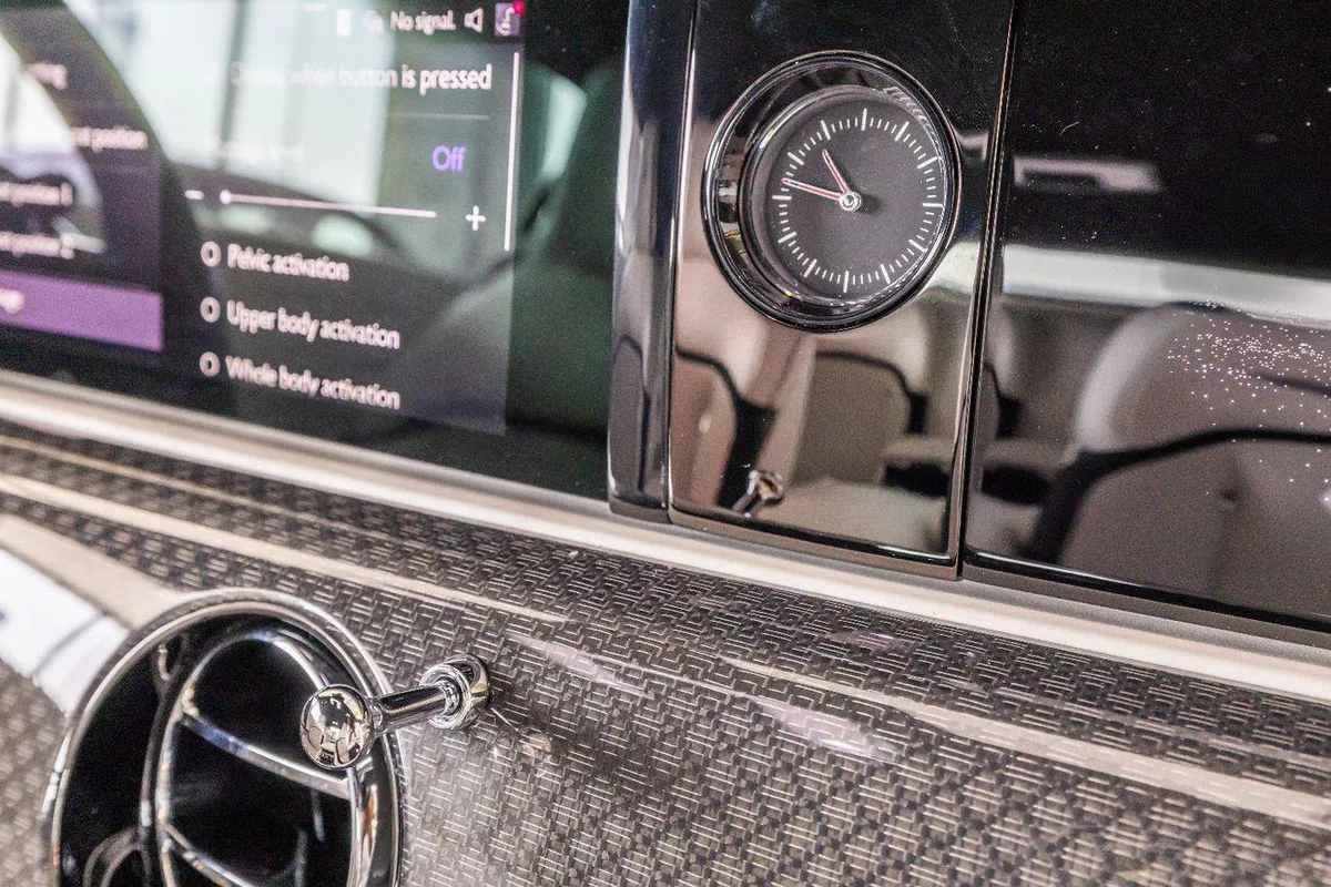 Rolls-Royce Spectre-8-8