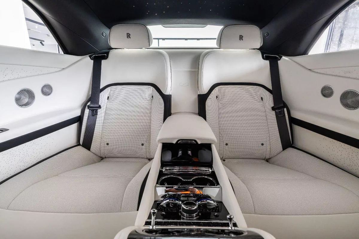 Rolls-Royce Spectre-7-7