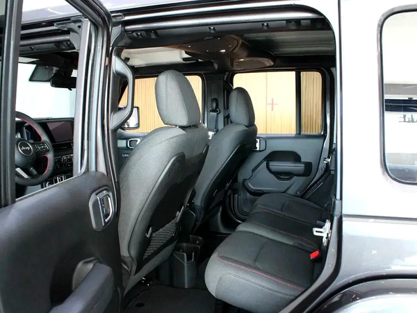 2024 Jeep Wrangler Rubicon with warranty