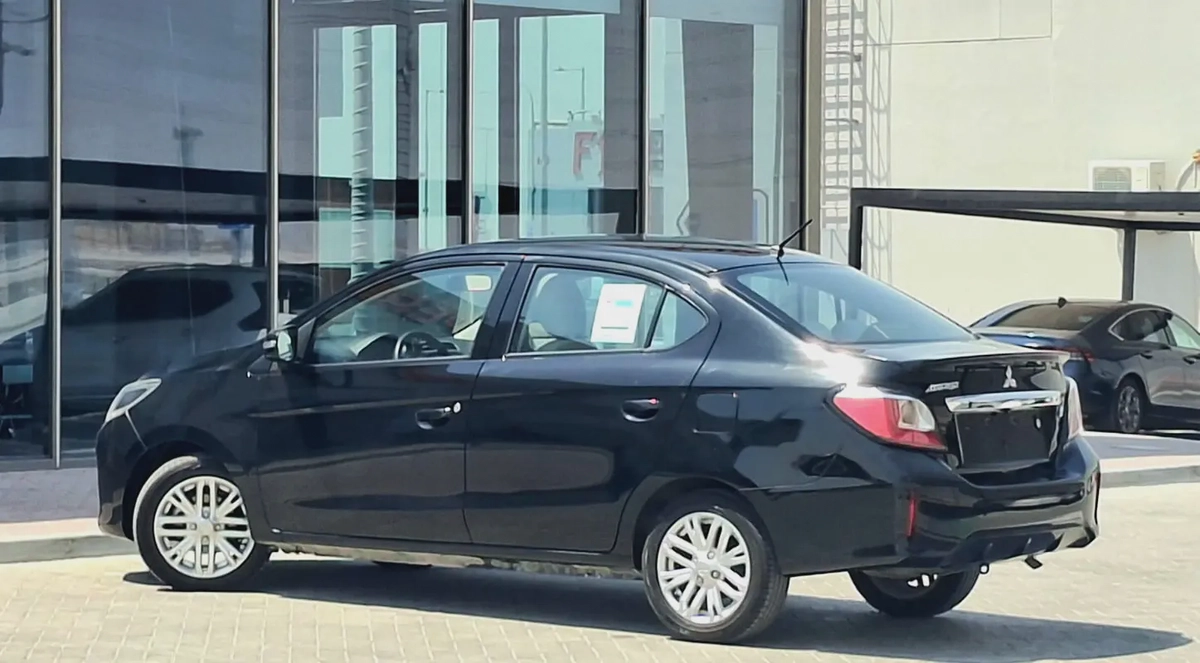 GLX TOPLINE TRIM 1.2L GCC , ACCIDENT FREE, (403/-MONTHLY)