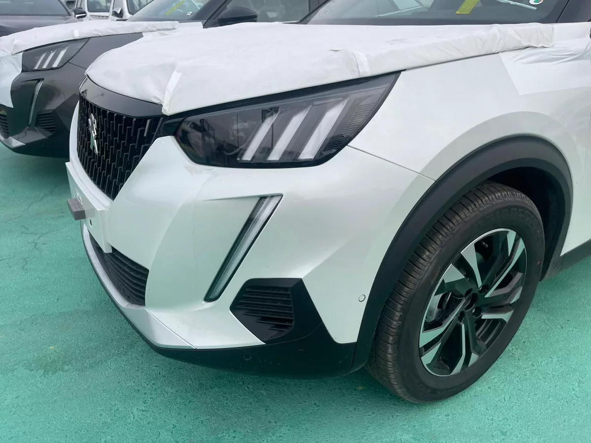 New 2023 Peugeot 2008-4-4