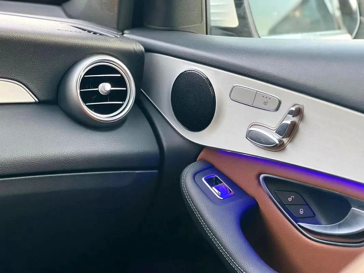 Mercedes benz Glc300 Model 2021-17-17