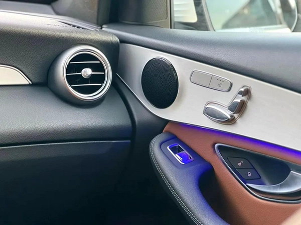 Mercedes benz Glc300 Model 2021