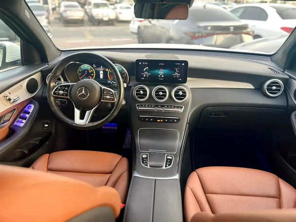 Mercedes benz Glc300 Model 2021