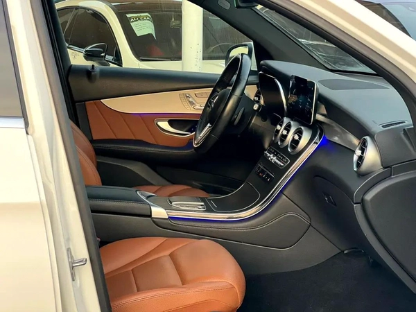 Mercedes benz Glc300 Model 2021
