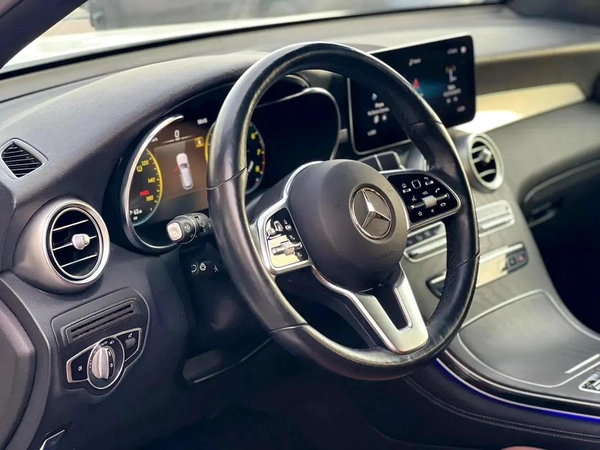 Mercedes benz Glc300 Model 2021