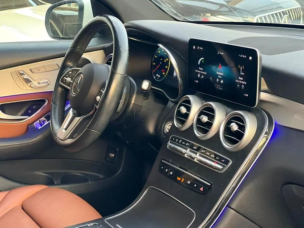 Mercedes benz Glc300 Model 2021