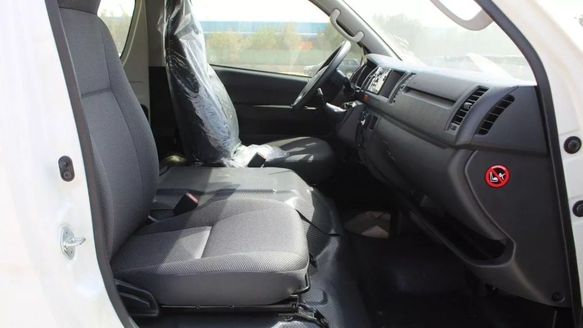 Toyota Hiace DLS - STD ROOF HIACE 2.5L HIGH ROOF DIESEL-10-0