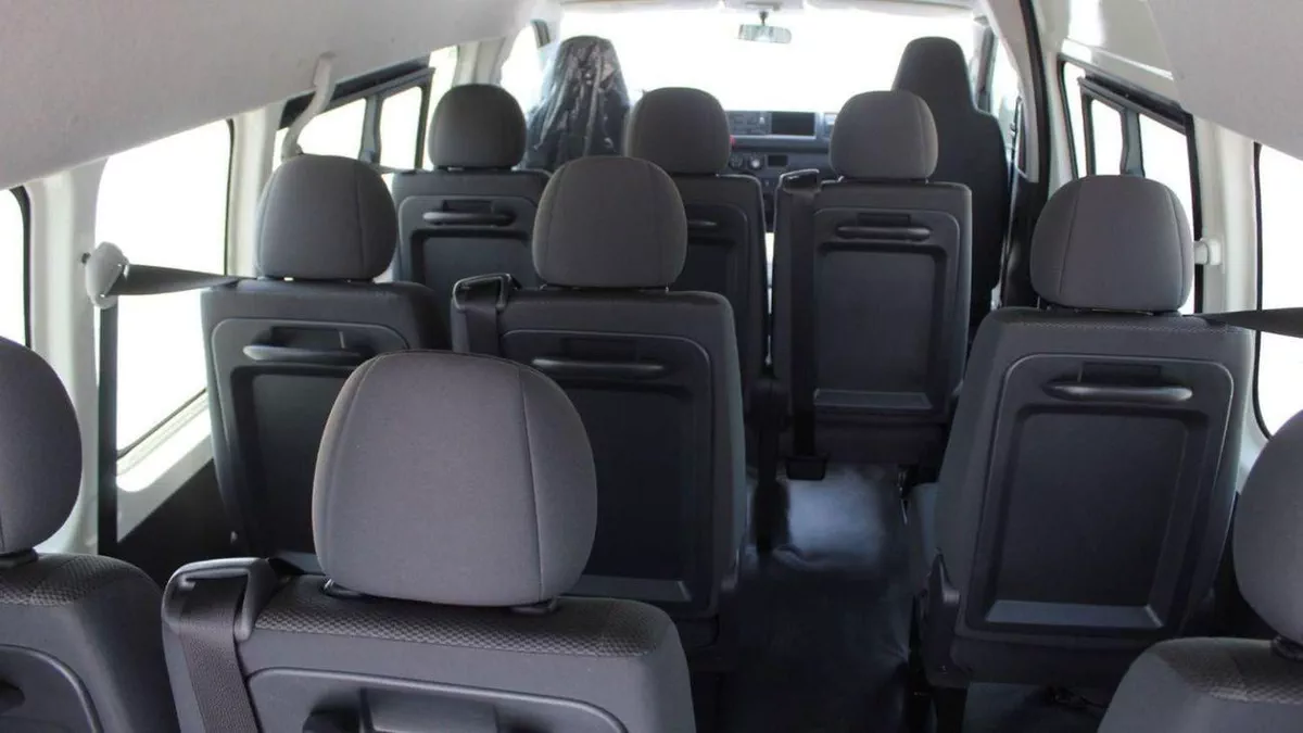 Toyota Hiace DLS - STD ROOF HIACE 2.5L HIGH ROOF DIESEL-15-0