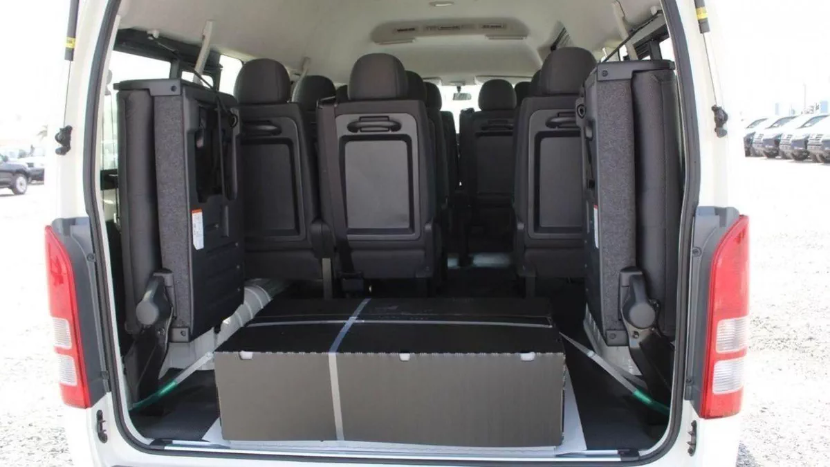 Toyota Hiace DLS - STD ROOF HIACE 2.5L HIGH ROOF DIESEL-16-0