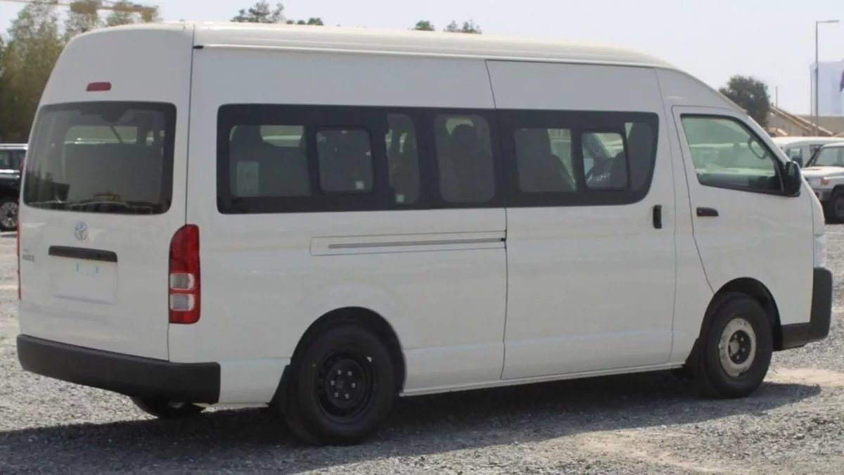 Toyota Hiace DLS - STD ROOF HIACE 2.5L HIGH ROOF DIESEL-6-0