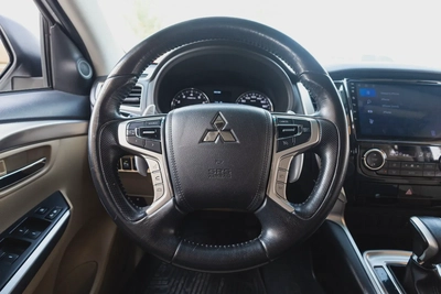 Mitsubishi Montero Sport 2019-6