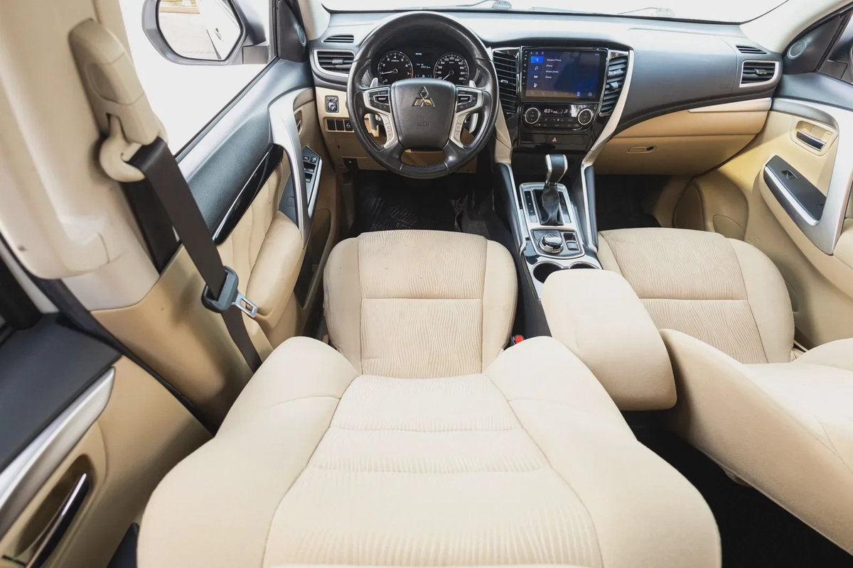 Mitsubishi Montero Sport 2019-4-4