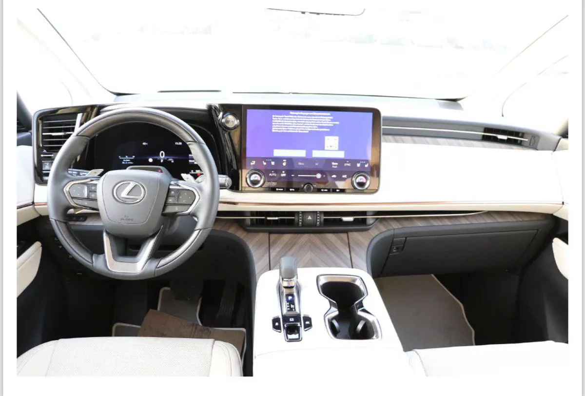 New 2026 Lexus LM 350h-3-3
