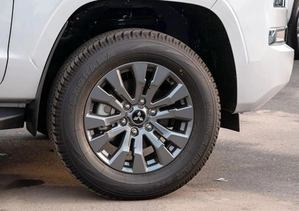 Mitsubishi L200 Mitsubishi L200 Sportero 2.4L Diesel MY2026