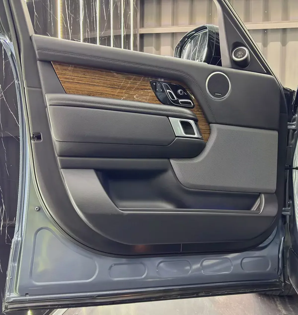 2021 Range Rover HSE | 3.0L V6 MHEV | GCC | Service History-19-19