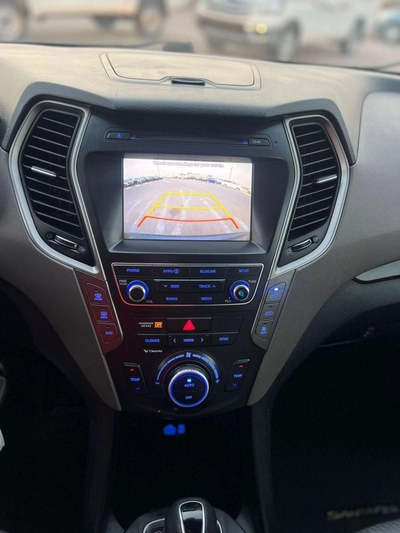 Hyundai Santa Fe 2019 Hyundai Santa Fe XL  - 3.3L V6 - Apple & Android Play - 7 Seater - 42000 Mileage - 41999 AED-19