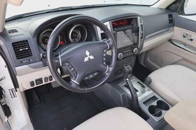 Mitsubishi Pajero GLS 2022-60,600KM-GCC Specs-Excellent Condition-9