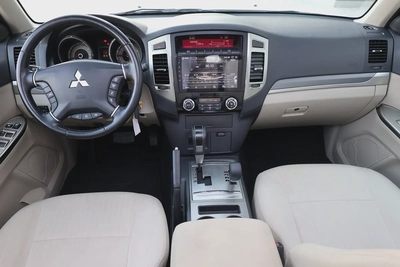Mitsubishi Pajero GLS 2022-60,600KM-GCC Specs-Excellent Condition-11