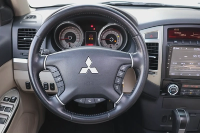 Mitsubishi Pajero GLS 2022-60,600KM-GCC Specs-Excellent Condition-12