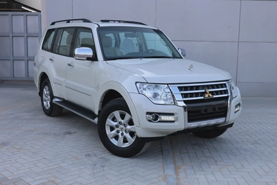 Mitsubishi Pajero GLS 2022-60,600KM-GCC Specs-Excellent Condition-1