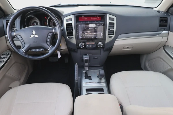 Mitsubishi Pajero GLS 2022-60,600KM-GCC Specs-Excellent Condition