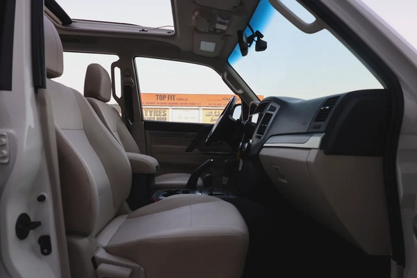 Mitsubishi Pajero GLS 2022-60,600KM-GCC Specs-Excellent Condition