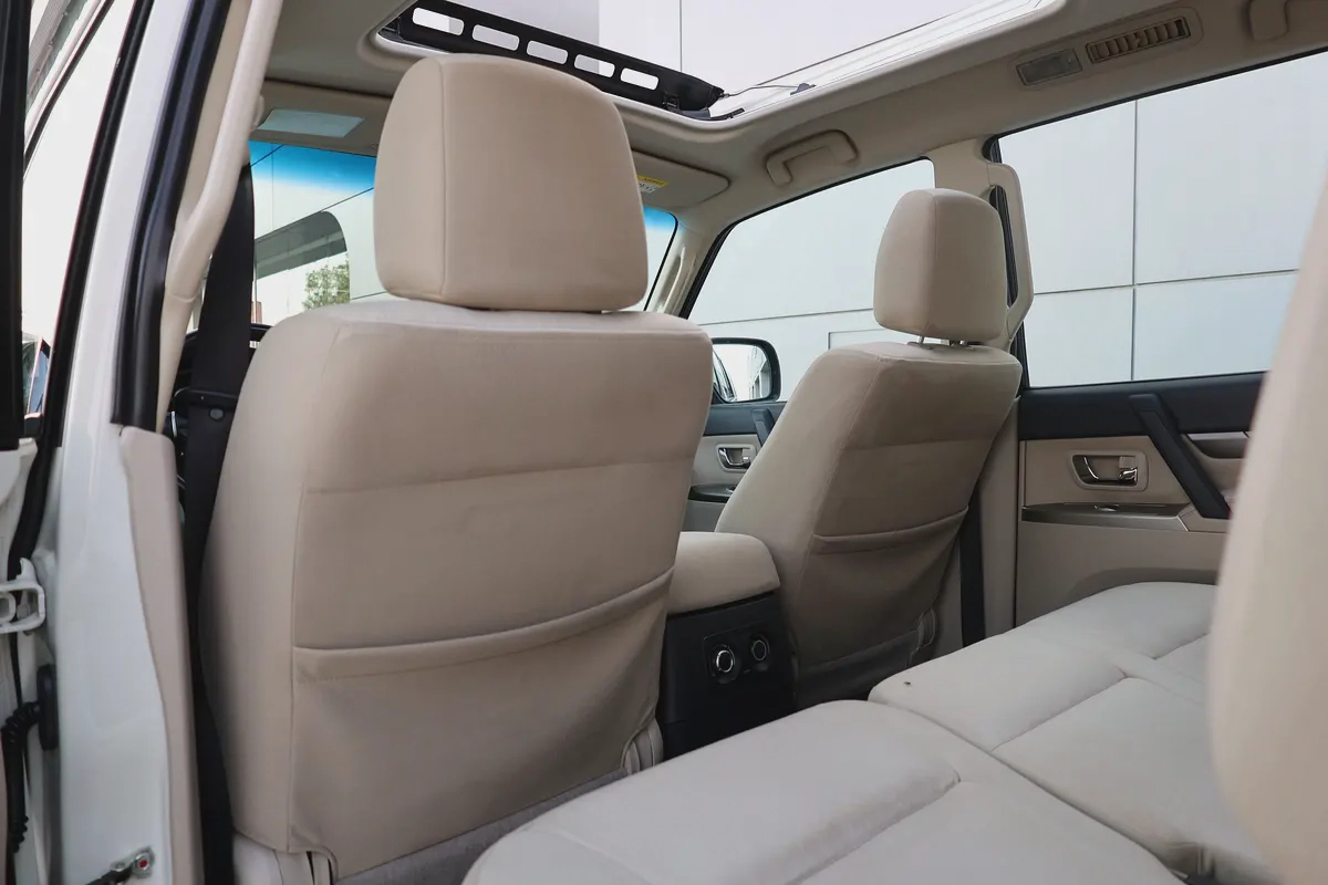 Mitsubishi Pajero GLS 2022-60,600KM-GCC Specs-Excellent Condition-17-17