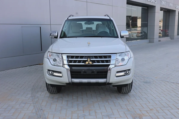 Mitsubishi Pajero GLS 2022-60,600KM-GCC Specs-Excellent Condition