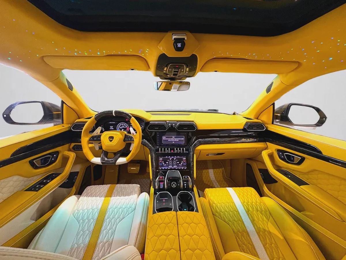 AED 13,330 P.M | 0% DOWN PAYMENT | LAMBORGHINI URUS (VENATUS EVO S P900 KIT) | 4.0L TWIN-TURBO V8 |