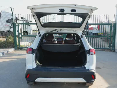 2025 TOYOTA COROLLA CROSS 1.8L HYBRID PET A/T SUNROOF FULL GCC BRAND NEW 0KM-18