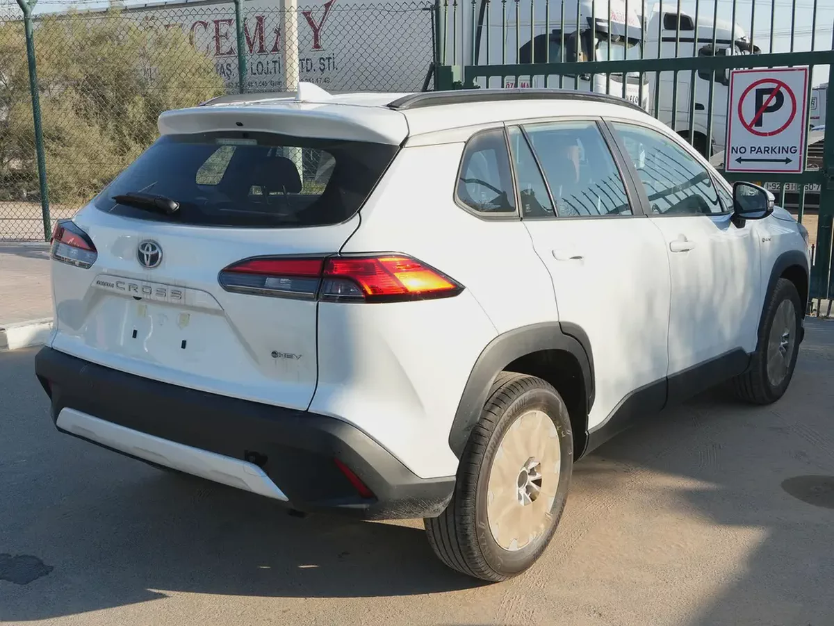 2025 TOYOTA COROLLA CROSS 1.8L HYBRID PET A/T SUNROOF FULL GCC BRAND NEW 0KM-3-3