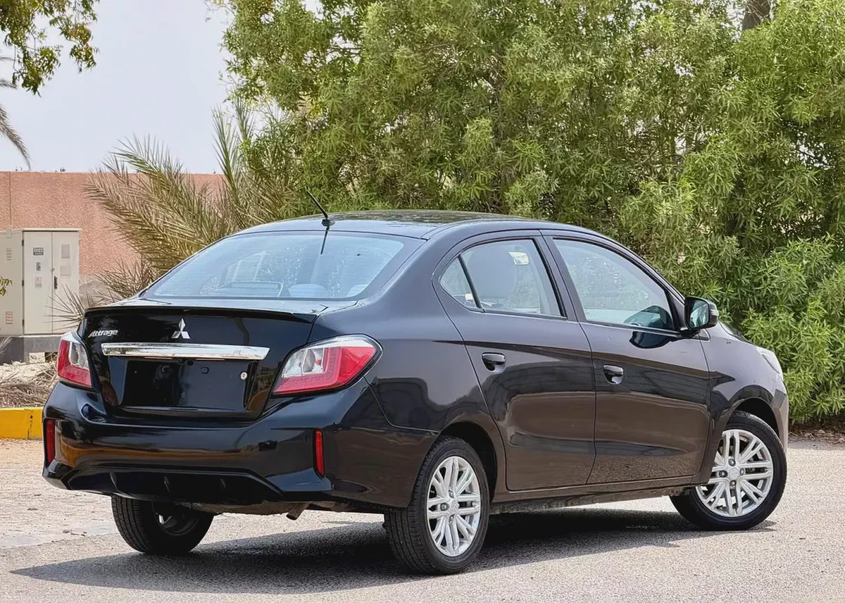 GLX TOPLINE TRIM 1.2L GCC , ACCIDENT FREE, (403/-MONTHLY)-4-4