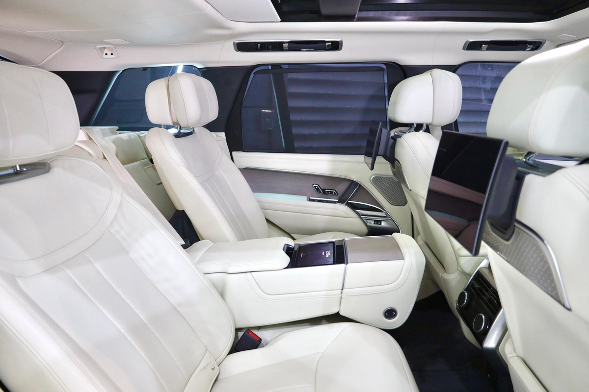 Range Rover Vogue P530 First Edition 2022-9-9