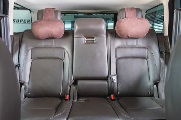 Range Rover Vogue Long Wheel Base-GCC-SVO Kit-Full Service History Available-Under Warranty