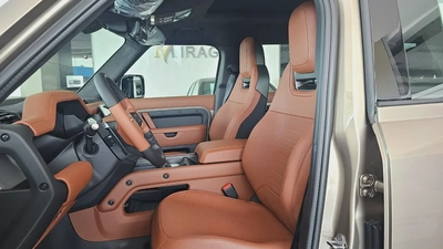 DEFENDER - OCTA - V8 P626 - 2026 - UNDER WARRANTY FROM AGENCY - GCC SPECS - GOLDEN COLOR-6