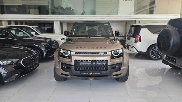 DEFENDER - OCTA - V8 P626 - 2026 - UNDER WARRANTY FROM AGENCY - GCC SPECS - GOLDEN COLOR
