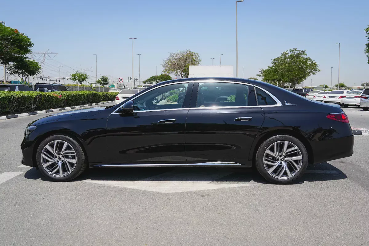 MERCEDES E300L 2025!! BRAND NEW CAR!! MENTIONED PRICE IS FOR EXPORT ONLY-18-18