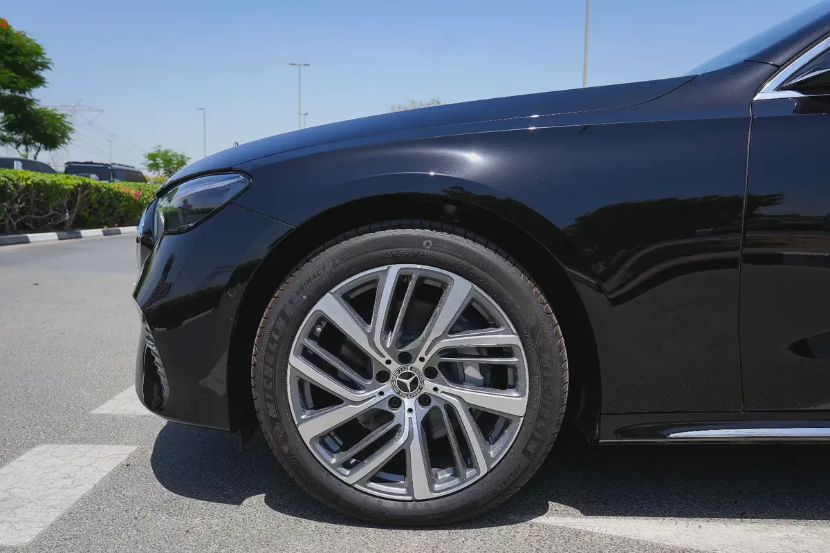 MERCEDES E300L 2025!! BRAND NEW CAR!! MENTIONED PRICE IS FOR EXPORT ONLY-19-19