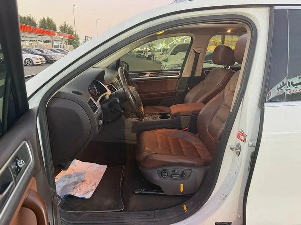 Volkswagen Touareg 2013 Highline Plus | GCC Specs | Low Mileage