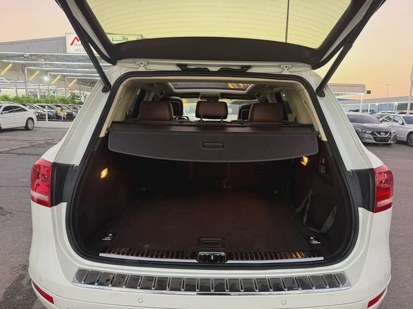 Volkswagen Touareg 2013 Highline Plus | GCC Specs | Low Mileage
