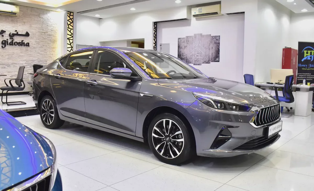 AED 420 EMi for 5Yrs | JAC J7 ( 2023 Model ) in Grey Color GCC Specs-2-2