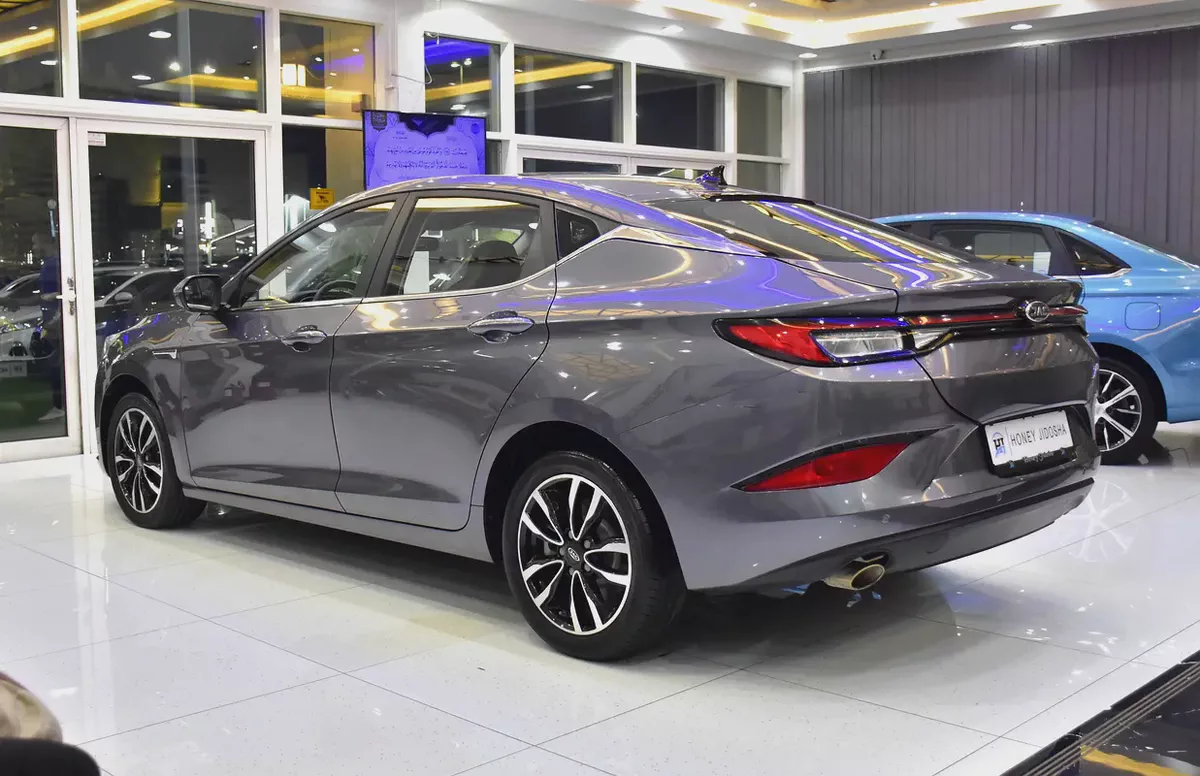 AED 420 EMi for 5Yrs | JAC J7 ( 2023 Model ) in Grey Color GCC Specs-6-6