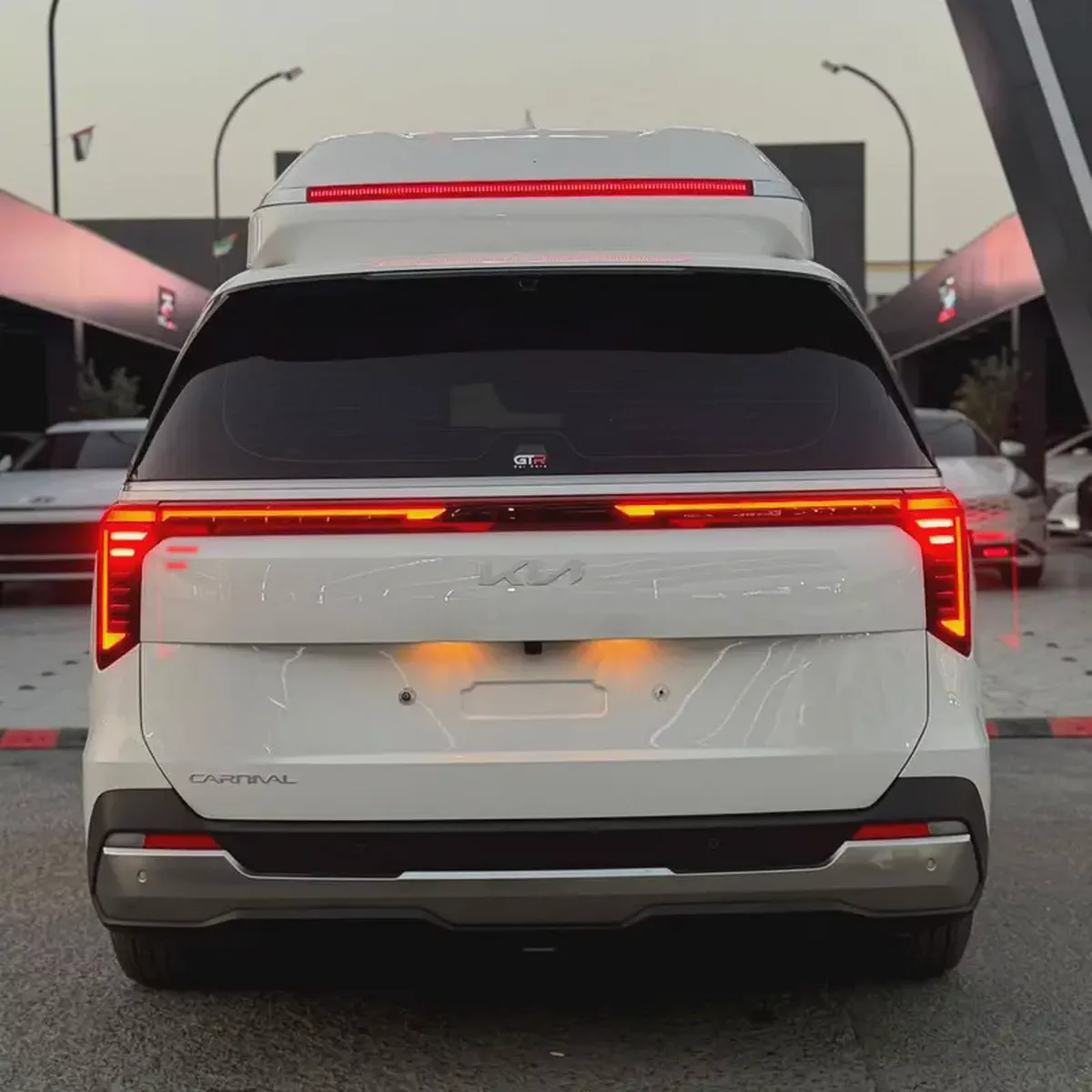 Brand New Kia Carnival 2025 - Korean Specs - Luxury Family Minivan-4-4