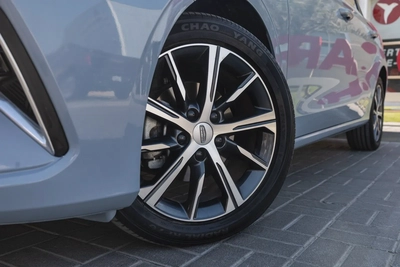 Geely Emgrand-12