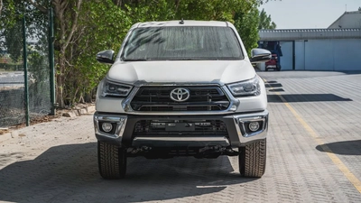 Hilux Pickup SR5 2.7L 2026 GCC Specs Brand New For Export-1