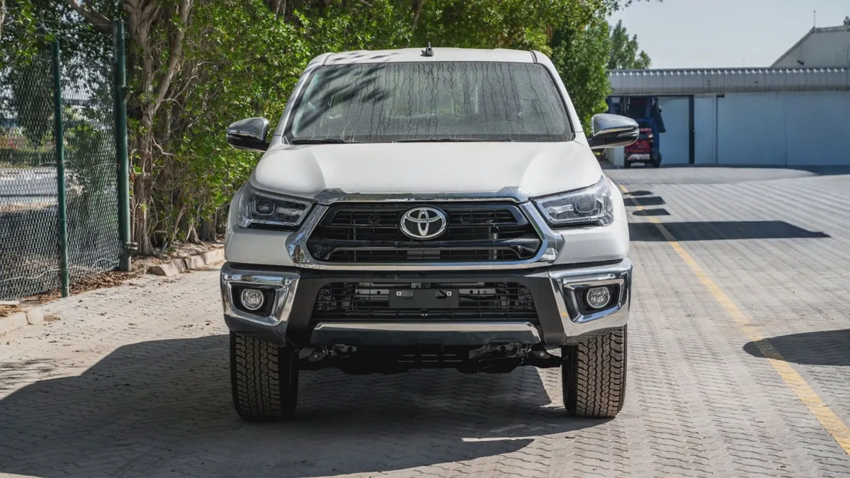 Hilux Pickup SR5 2.7L 2026 GCC Specs Brand New For Export-1-1