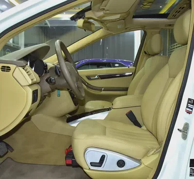 EXCELLENT DEAL for our Mercedes Benz R350 ( 2009 Model ) in White Color GCC Specs-9